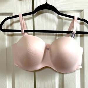 Victoria’s Secret Body by Victoria strapless bra 36 DD